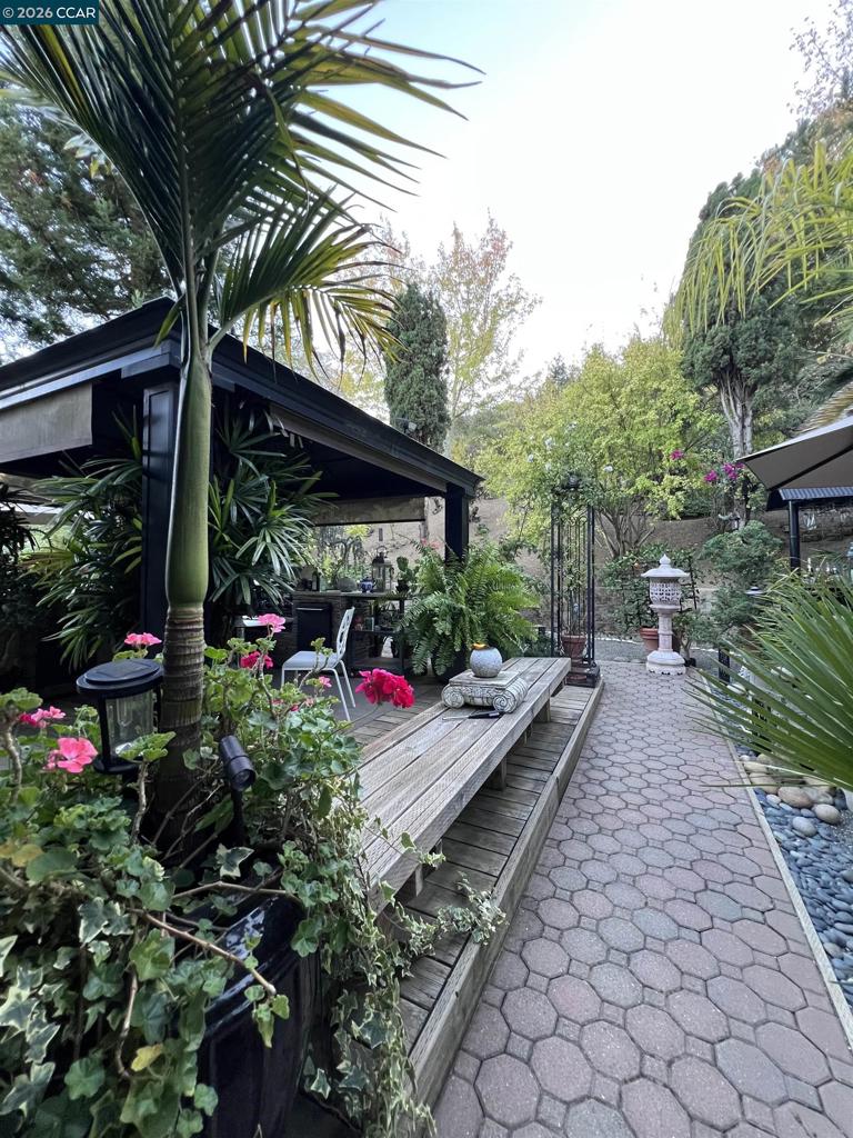 main property photo 89