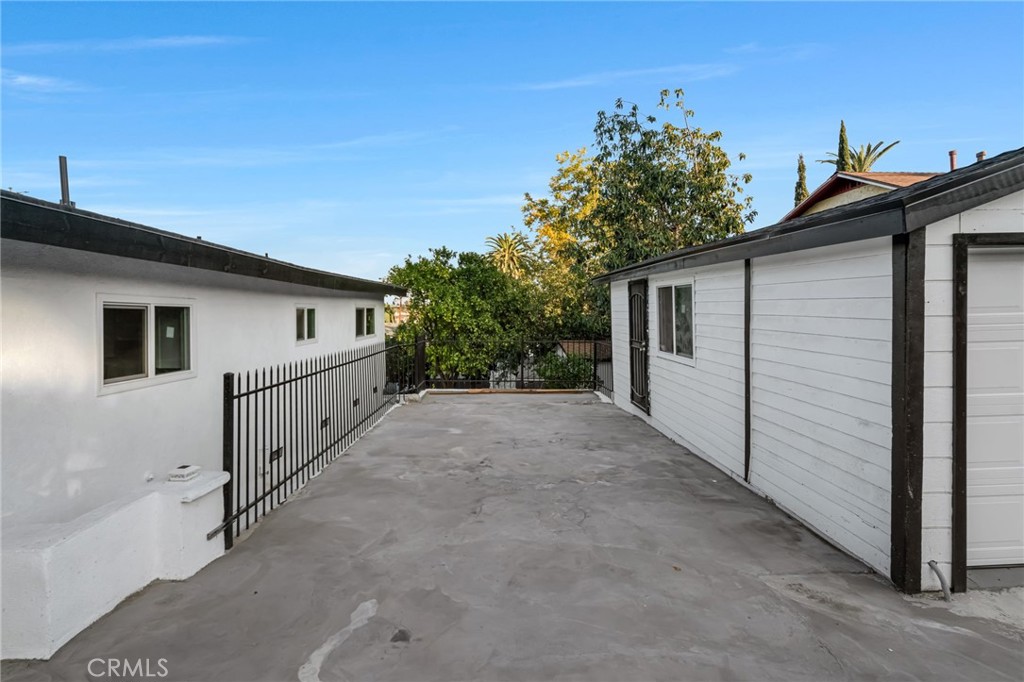 main property photo 31