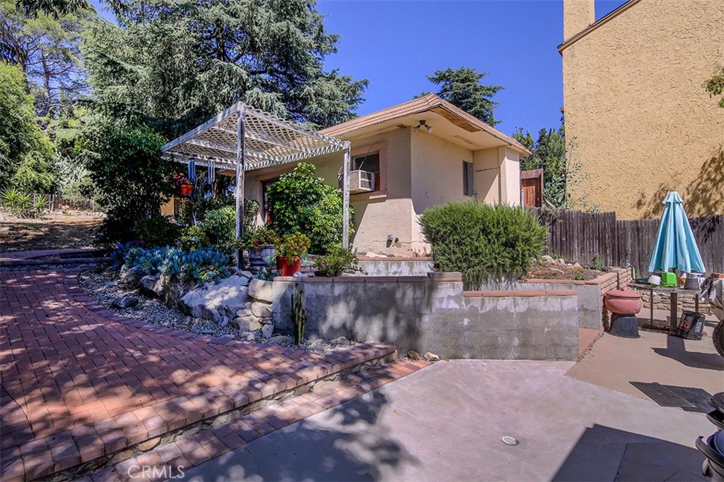 main property photo 17