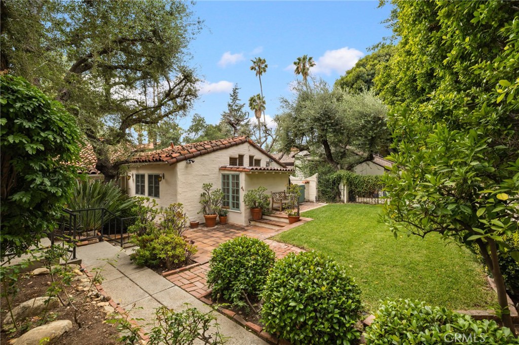 main property photo 45