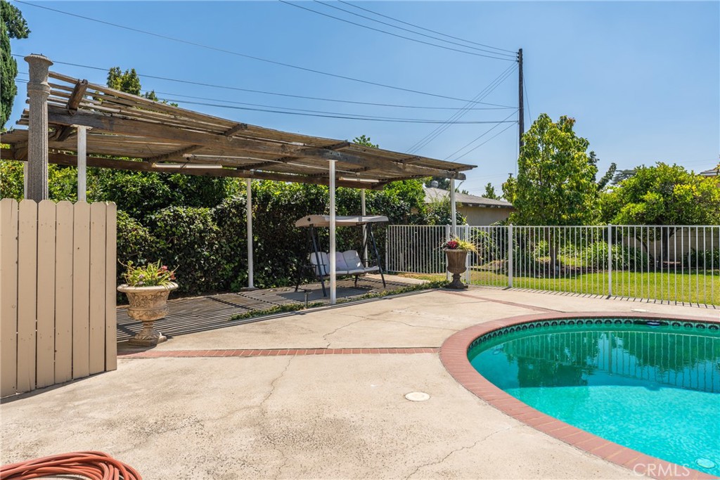main property photo 51