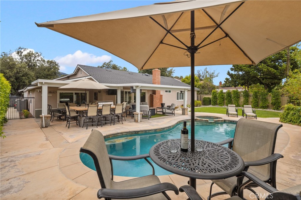 main property photo 40