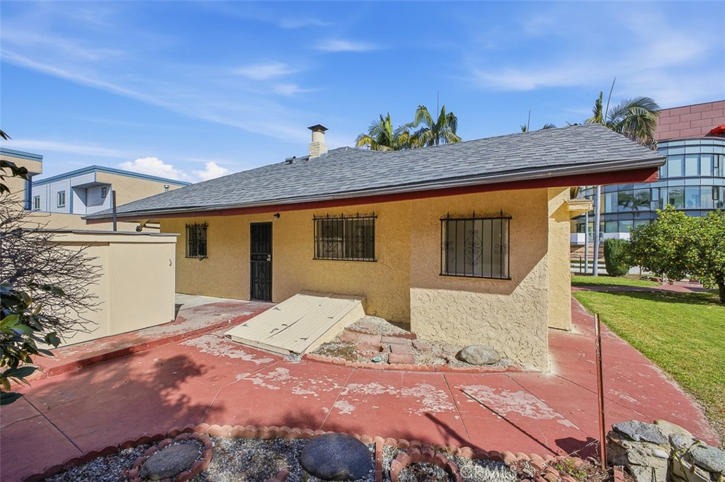 main property photo 6