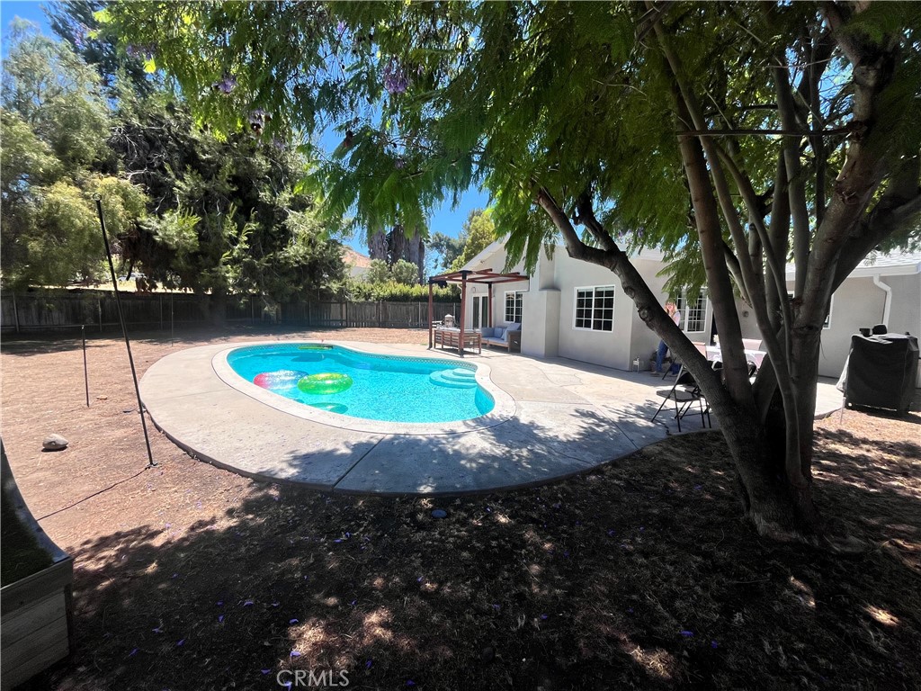 main property photo 12
