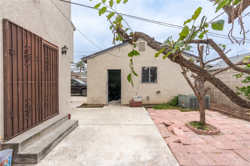 main property photo 30