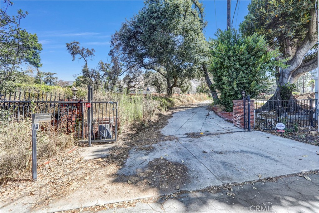 main property photo 4