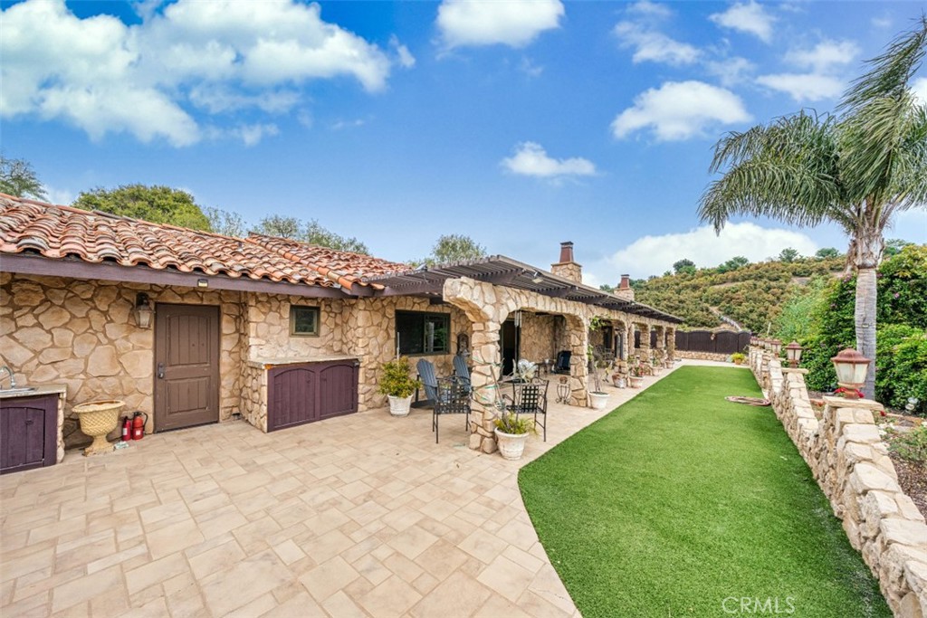 main property photo 23