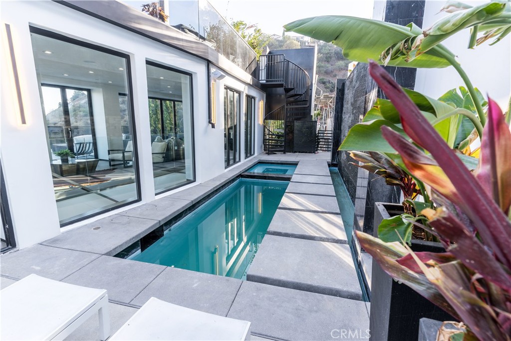 main property photo 29
