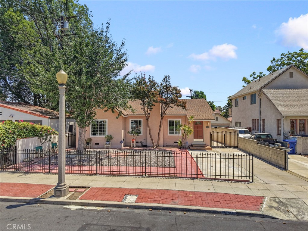 main property photo 5