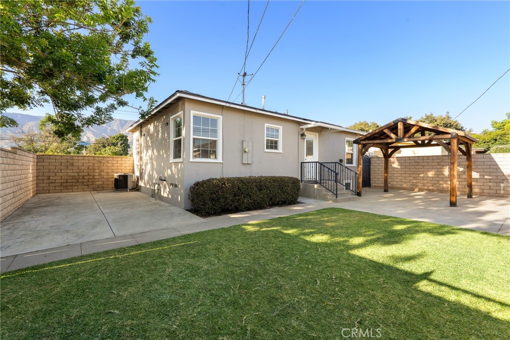main property photo 30