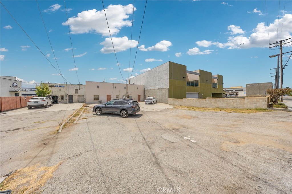 main property photo 37