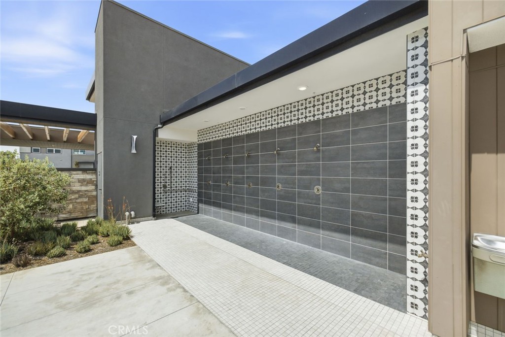 main property photo 68