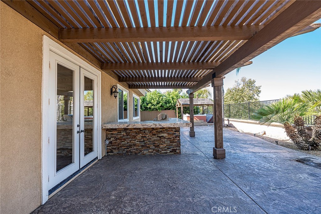 main property photo 50