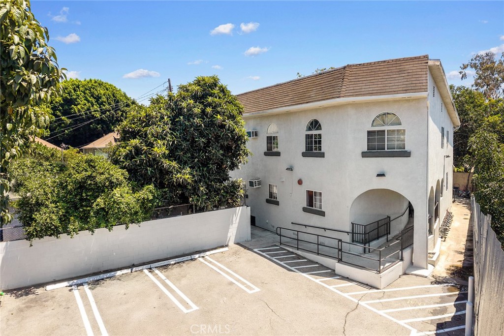 main property photo 13
