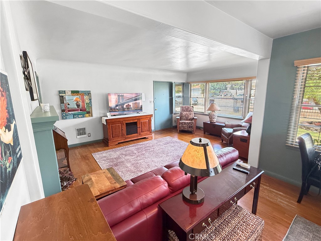 main property photo 5