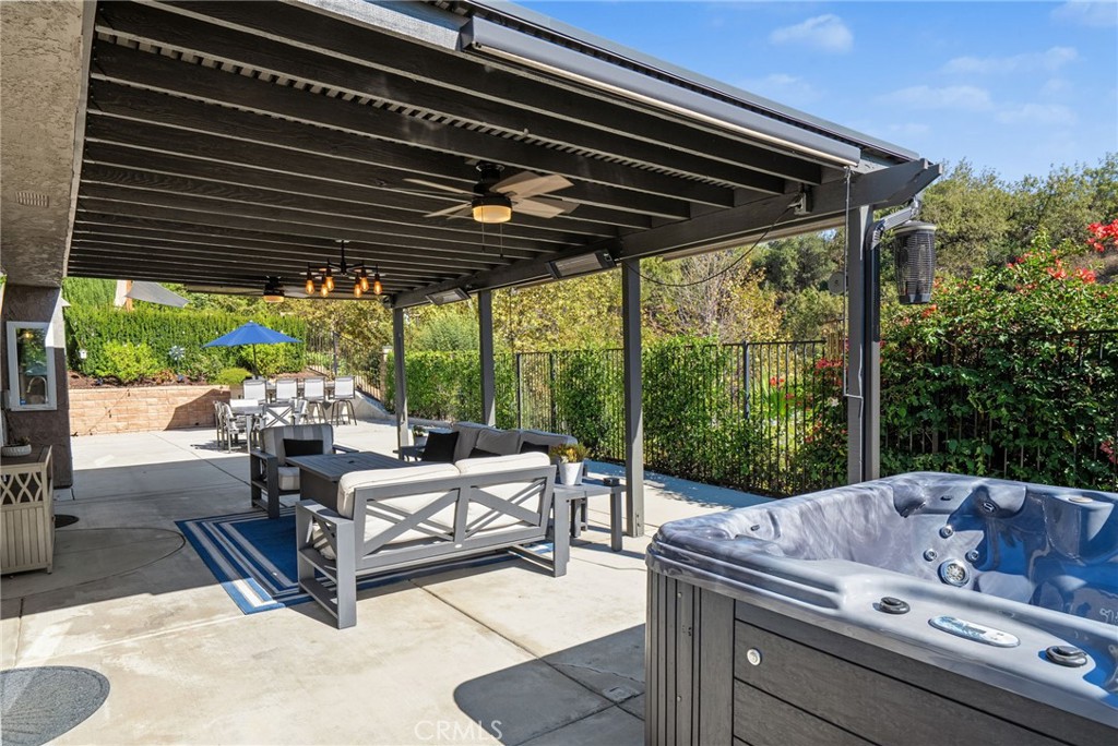 main property photo 18