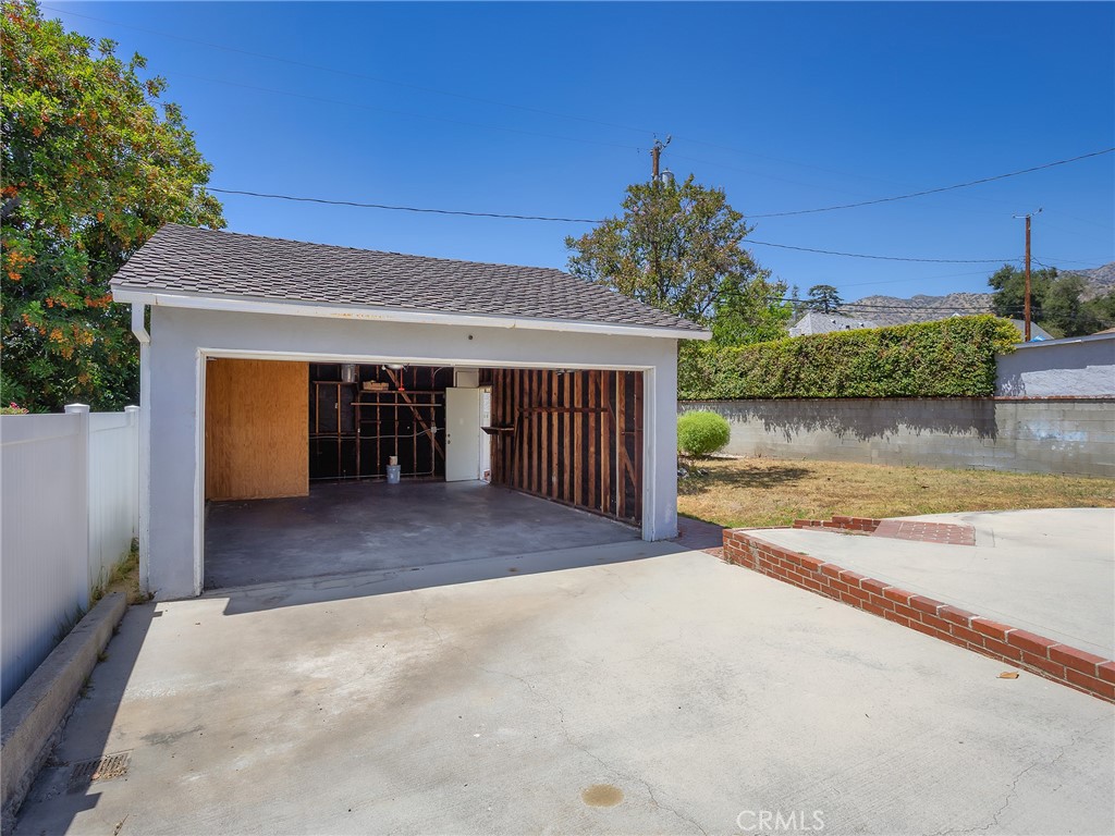 main property photo 32
