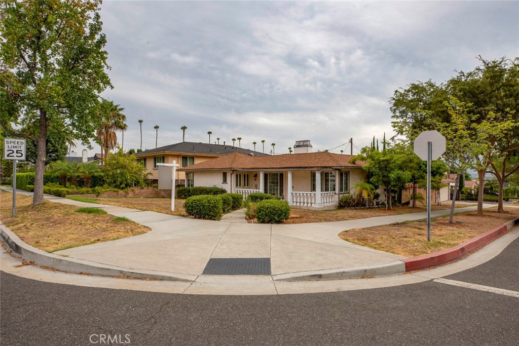 main property photo 31