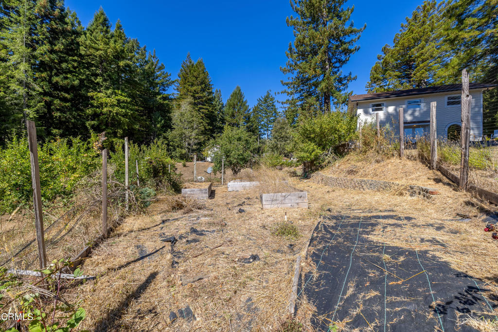 main property photo 37