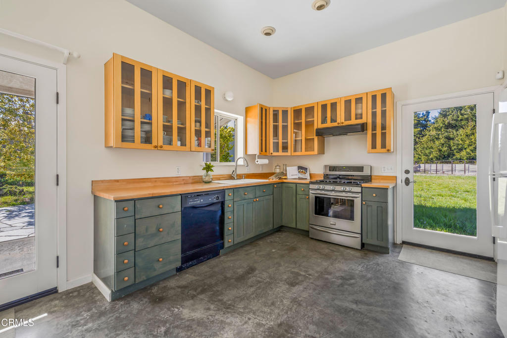 main property photo 33