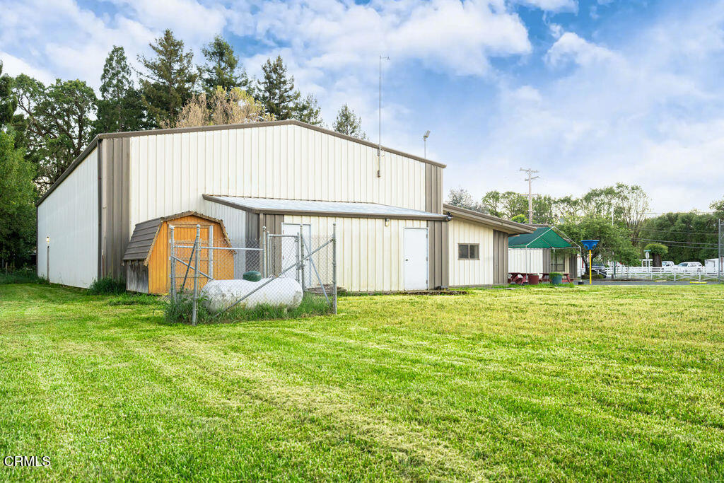 main property photo 25