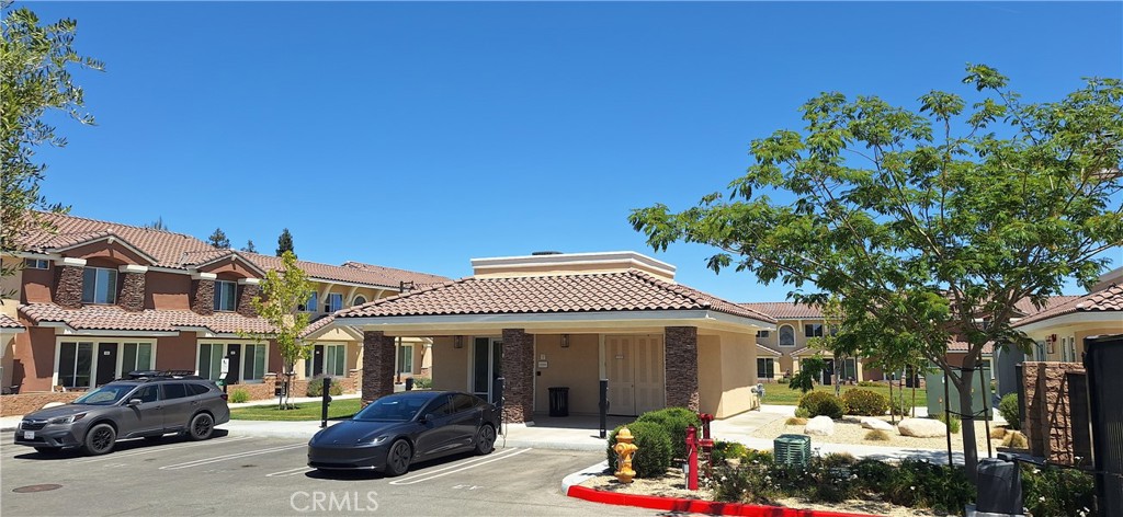 main property photo 28