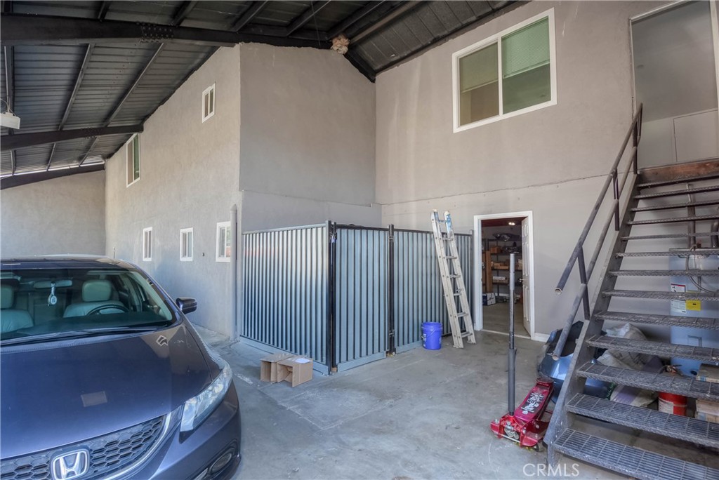 main property photo 28