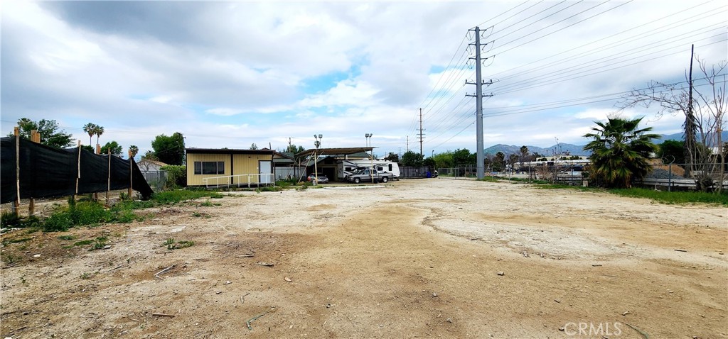 main property photo 28