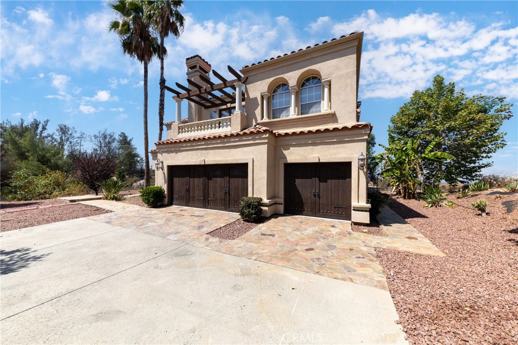 main property photo 14