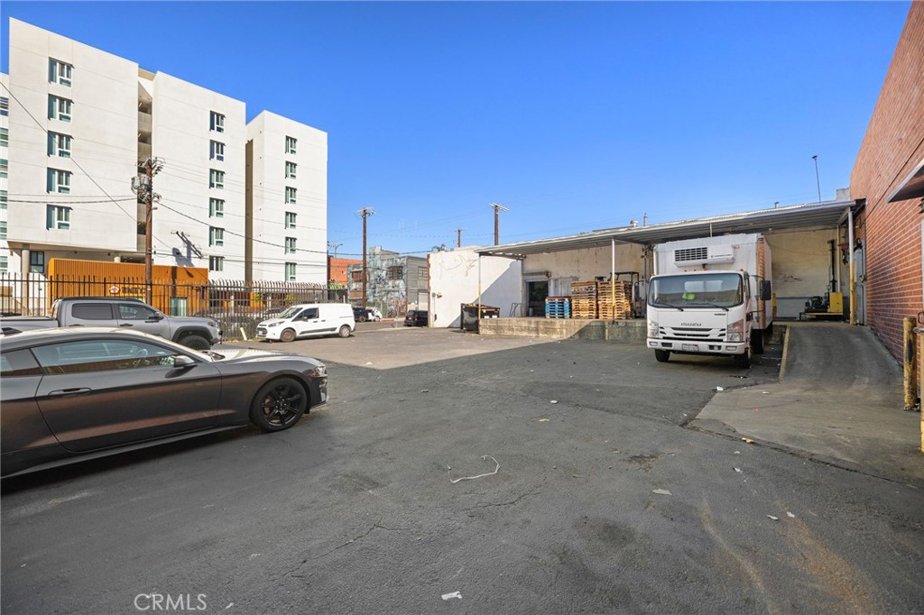 main property photo 40