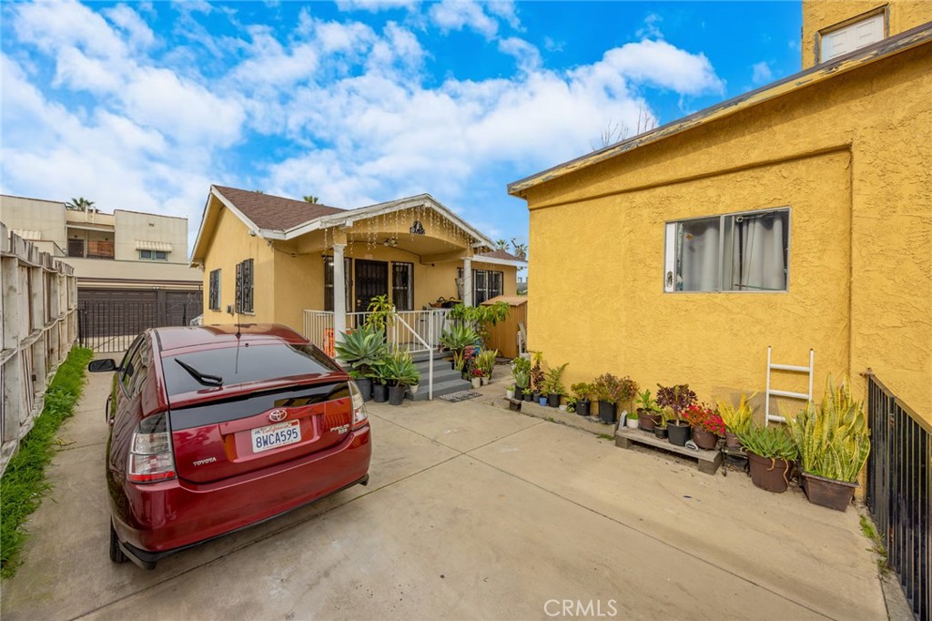 main property photo 8