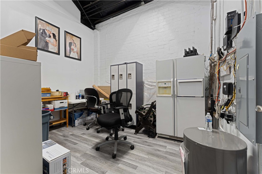 main property photo 28