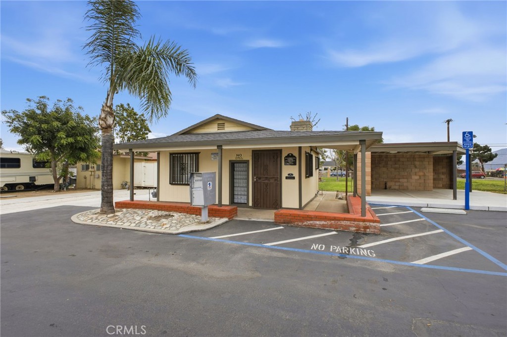 main property photo 30