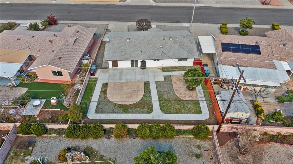 main property photo 32