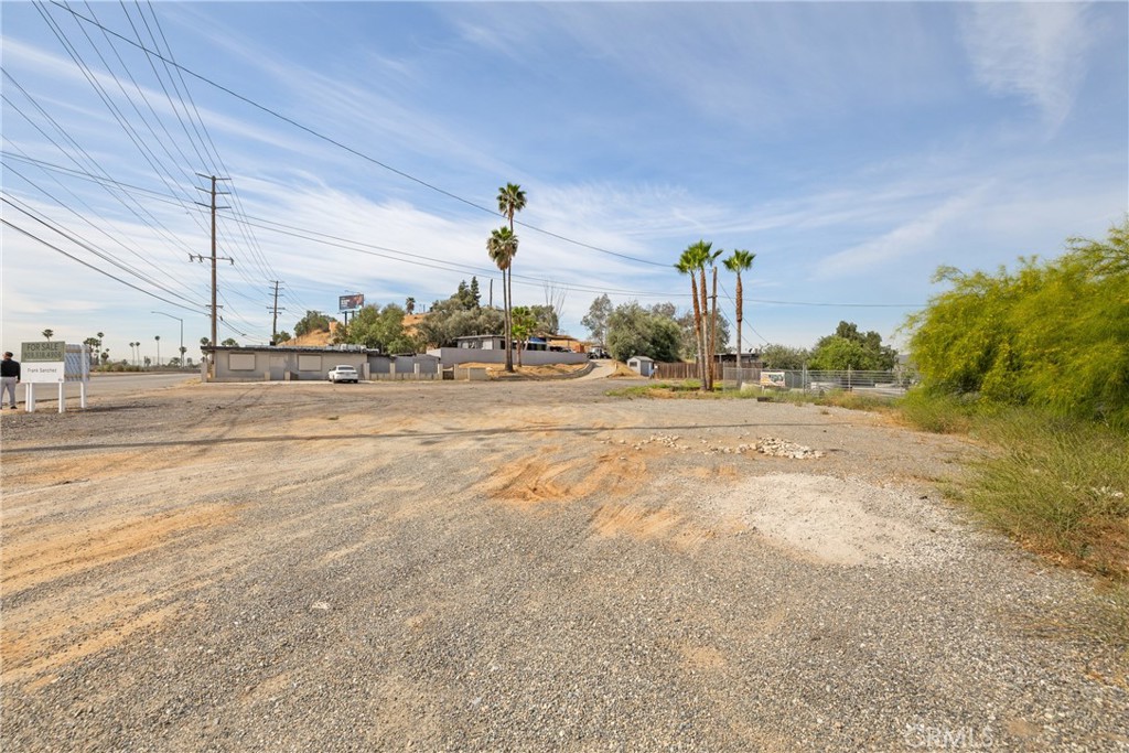 main property photo 12