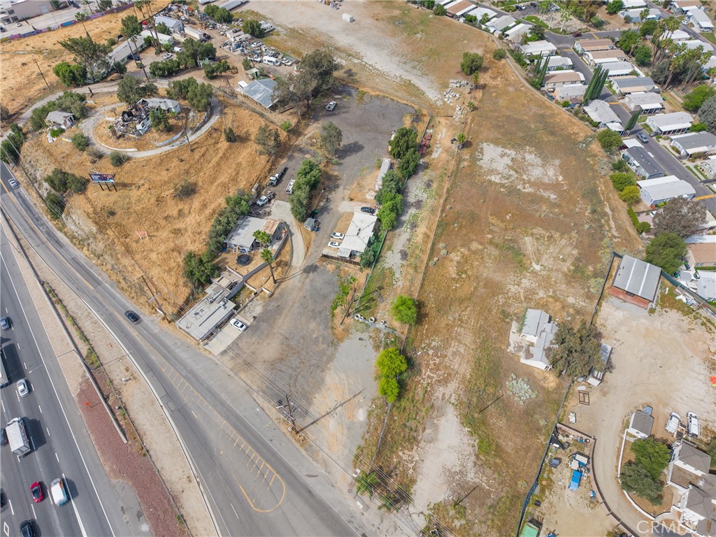 main property photo 27