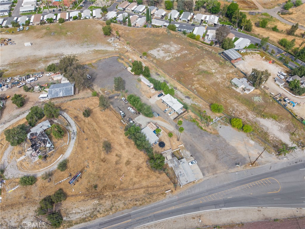 main property photo 32
