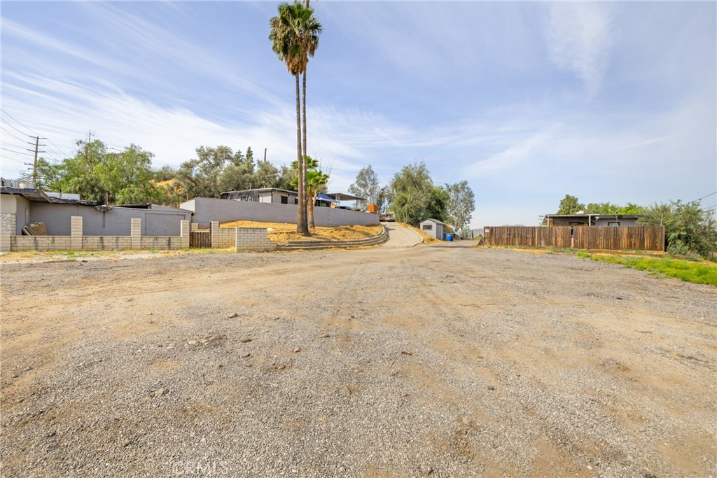 main property photo 9