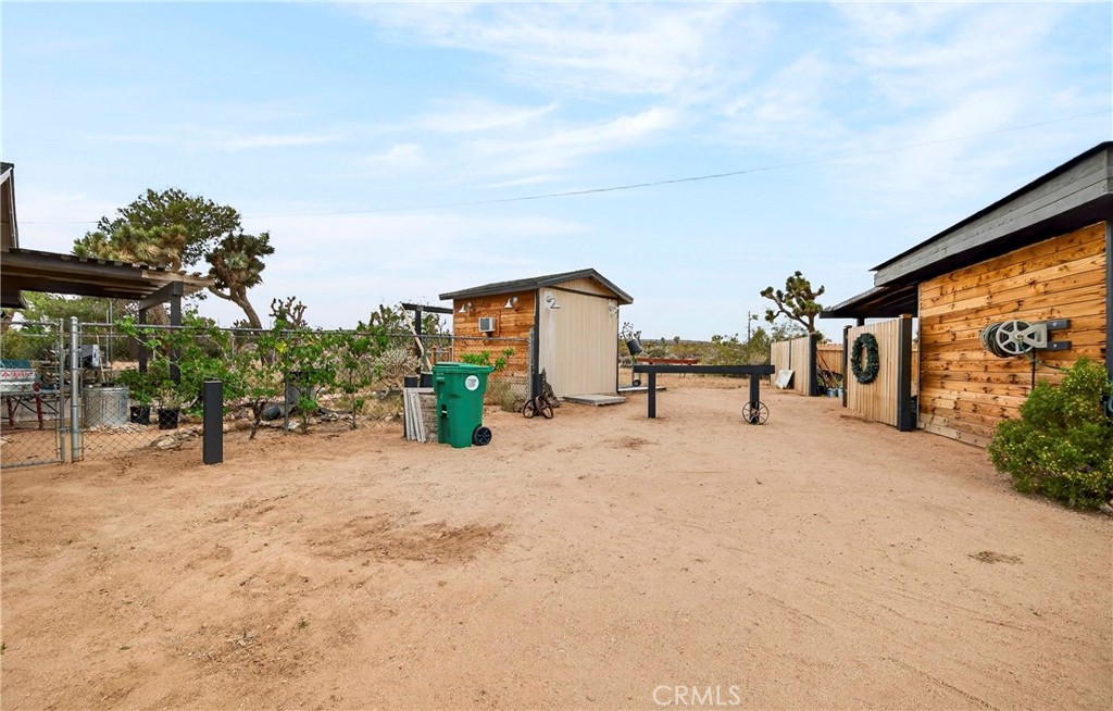 main property photo 28