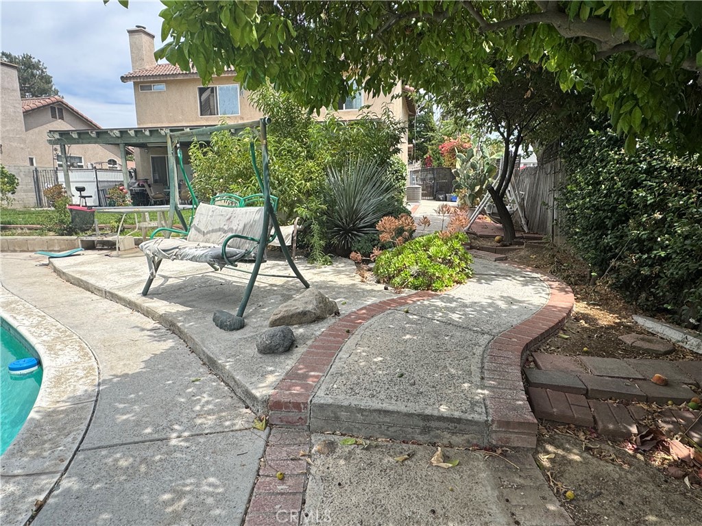 main property photo 10