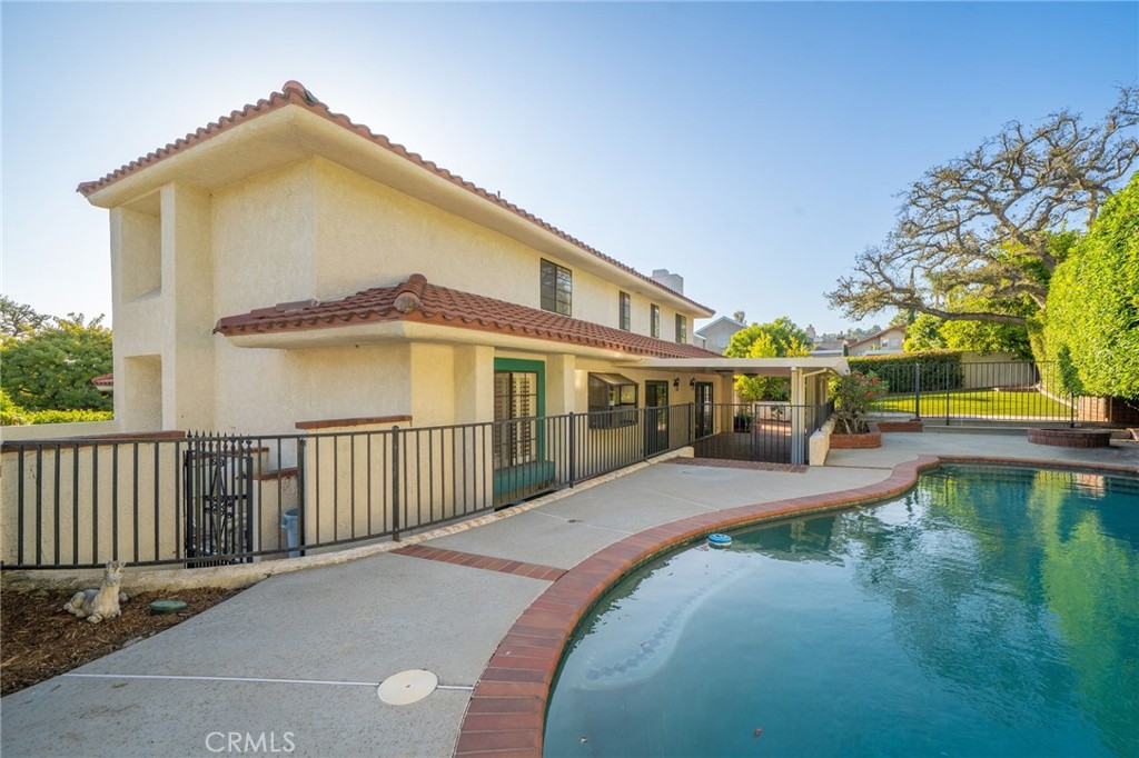 main property photo 33
