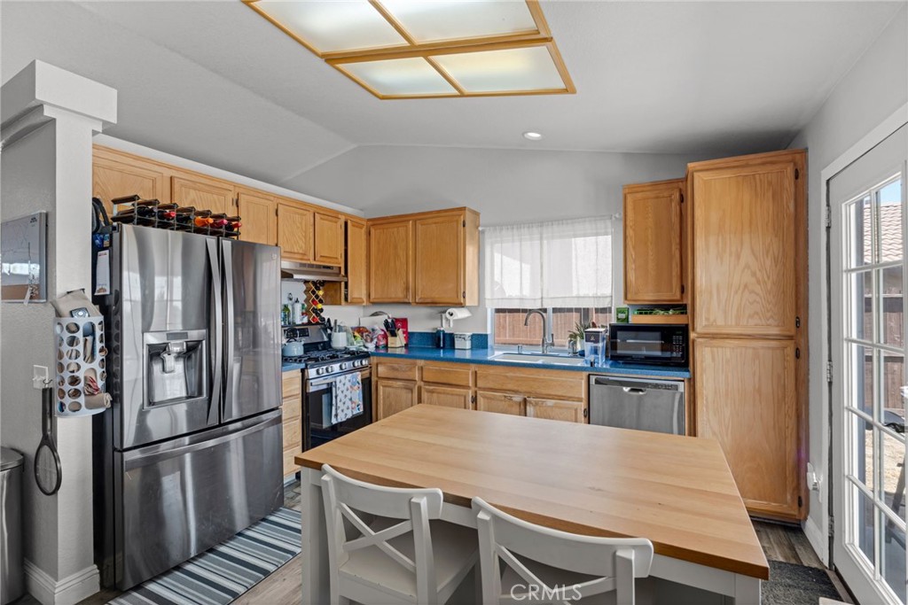 main property photo 11