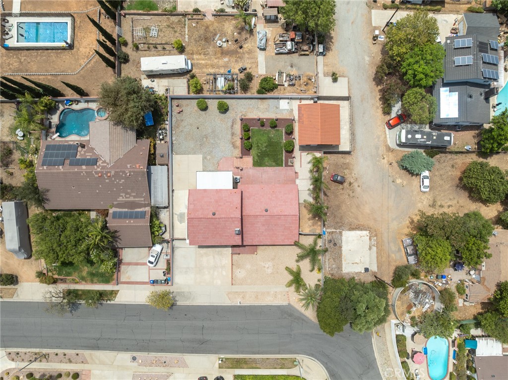 main property photo 50