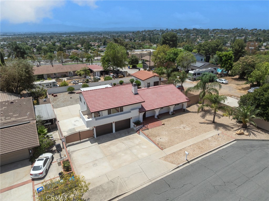 main property photo 51
