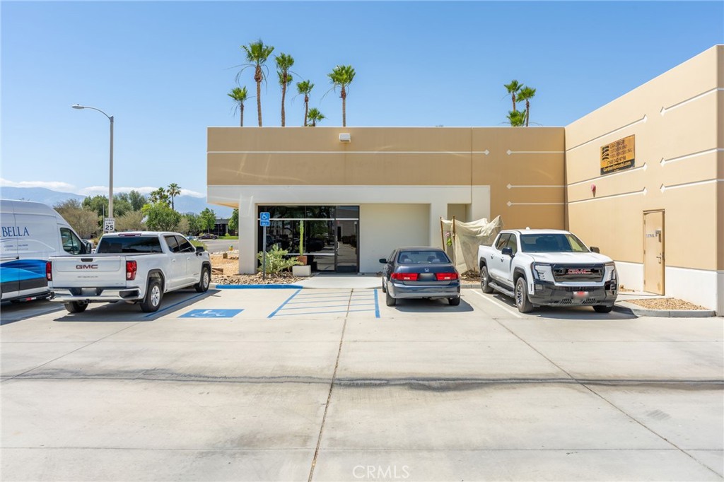 main property photo 6