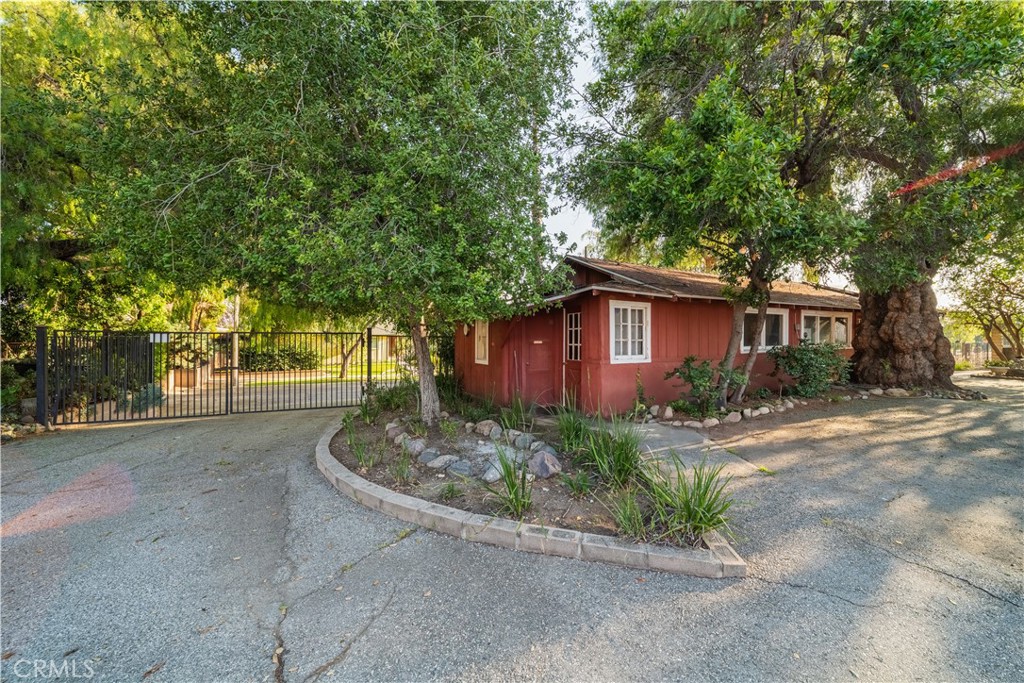main property photo 36