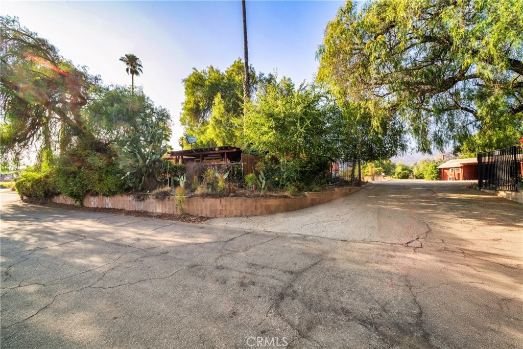main property photo 50