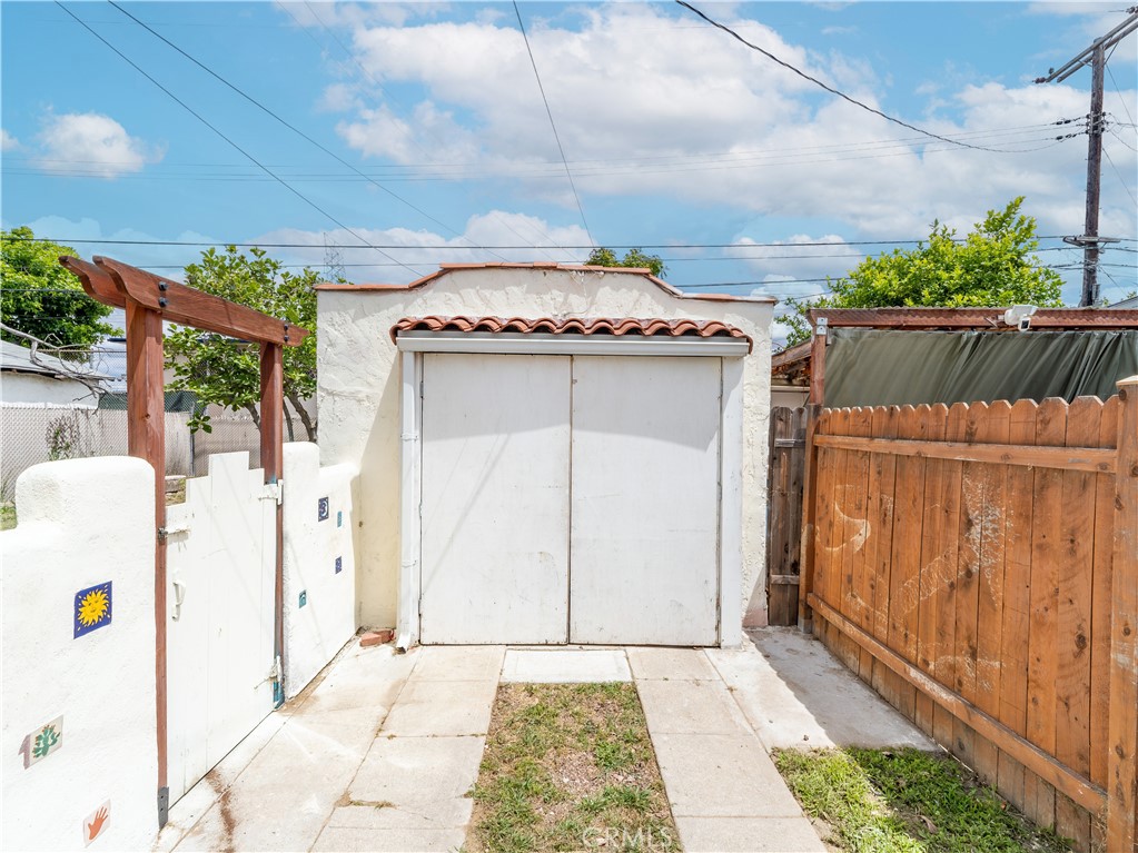 main property photo 23