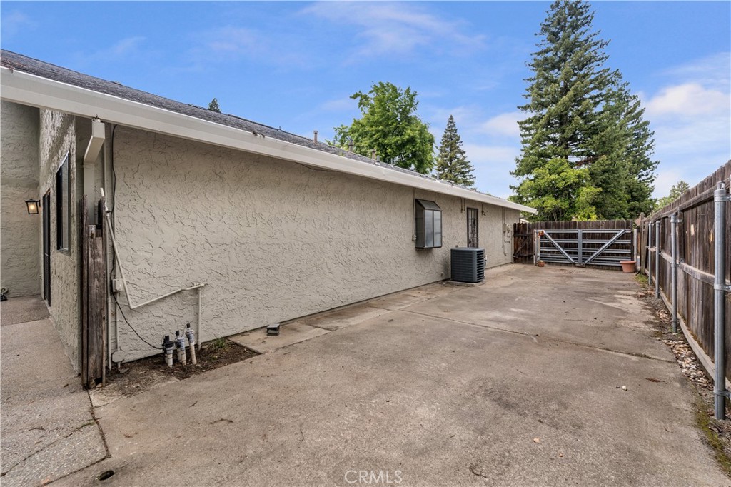 main property photo 35