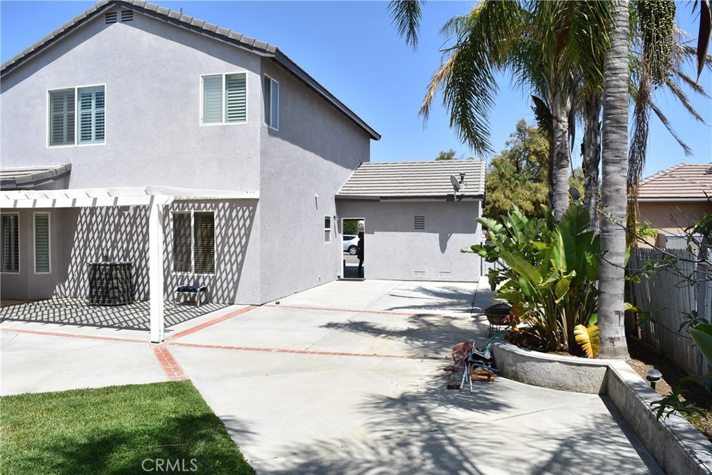 main property photo 32